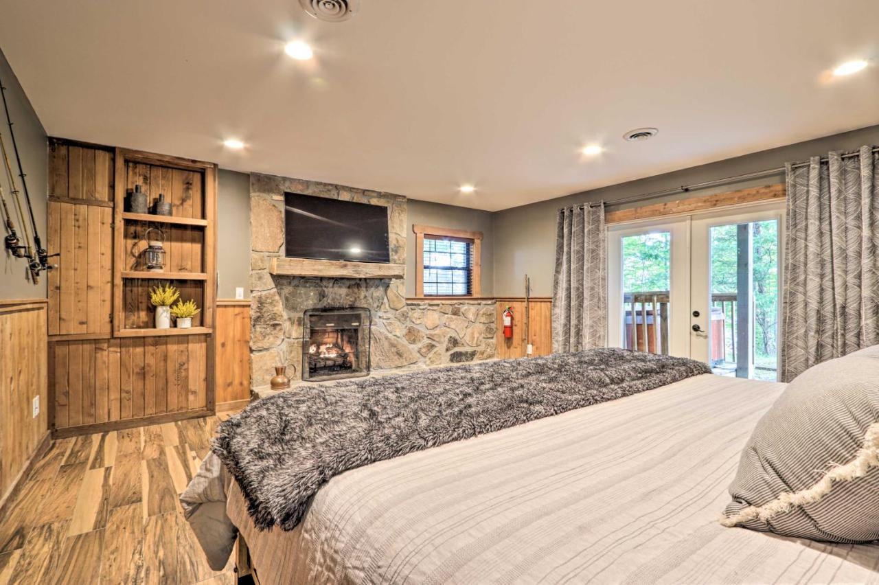 Upscale Deck, Fire Pit And Hot Tub Hébergement de vacances Gatlinburg