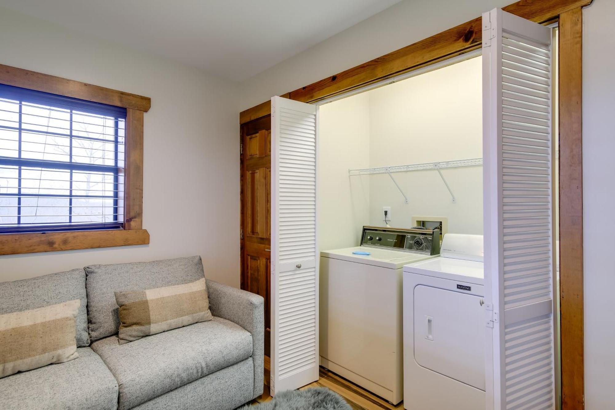 Hébergement de vacances Upscale Deck, Fire Pit And Hot Tub Gatlinburg