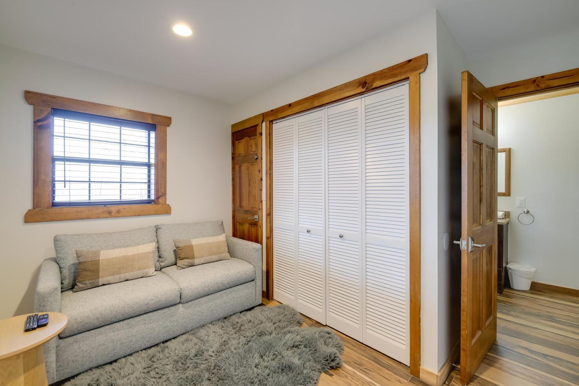 Upscale Deck, Fire Pit And Hot Tub Hébergement de vacances Gatlinburg